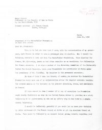Refugee Scholars - Picard, Roger - (Social Economics), 1940-1948; Rockefeller Foundation records; Rockefeller Foundation records, Projects (Grants), RG 1; Rockefeller Foundation records, Projects, SG 1.1; Rockefeller Foundation records, projects, SG 1.1, Series 100-257, International and United States; United States, Series 200; United States - General (No Program), Subseries 200.GEN; Rockefeller Archive Center; https://dimes.rockarch.org/objects/42yiioJAwx5iwhQwdLkAPL
</br></br>
<strong>En juin 1940, alors qu’il est passé temporairement au Portugal au moment de la défaite, Roger Picard écrit à la Fondation Rockefeller pour solliciter une collaboration pour des enseignements ou conférences, précisant avoir quitté la France légalement. Faute d’opportunités sur place, il doit rentrer en France dès le mois de juillet. La réponse positive de la Fondation, envoyée en août, ne lui parvient qu’en septembre.</strong>