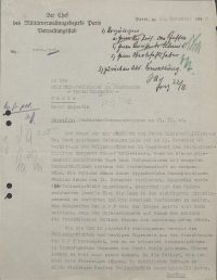 Source Archives nationales, AJ/40/565
<br><br>
<strong>Suite aux manifestations étudiantes et lycéennes du 11 novembre 1940, les écoles supérieures et les facultés sont fermées par les autorités d'occupation pendant quelques semaines en représailles. Autre conséquence, présentée dans ce document, les mesures de police prise par l'occupant. Ici donc, un échange officiel entre autorités allemandes, relatif à l’arrestation massive de plus d’un millier d’étudiants et de lycéens le 21 novembre 1940 : elles espèrent que cet exemple permettra de prévenir et réprimer toute tentative future de mobilisation.</strong>